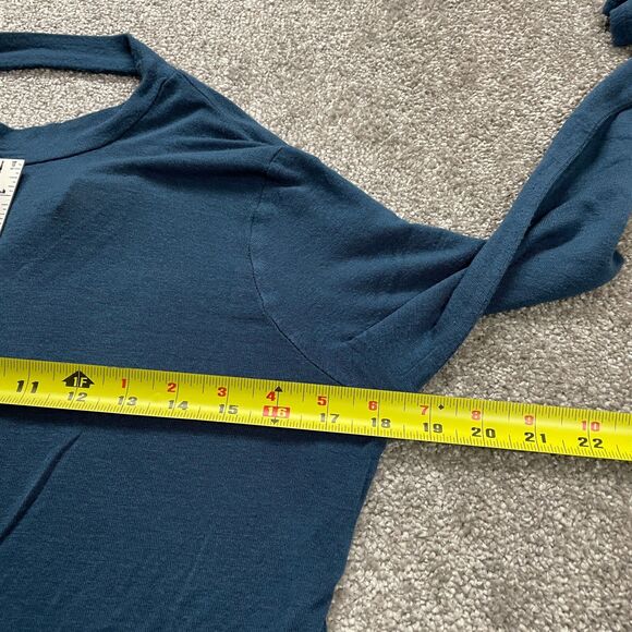 Mossimo Blouse Women Large Blue Long Sleeve Crew Neck Back Hole Stretch Soft Top - Picture 8 of 8